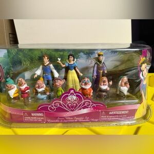 2008 DISNEY Snow White Dwarfs Figurine Set & CAKE TOPPER